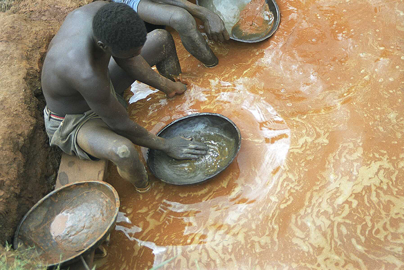 Reducing global mercury pollution from small-scale artisanal gold mining |  Spectroscopy Europe/World